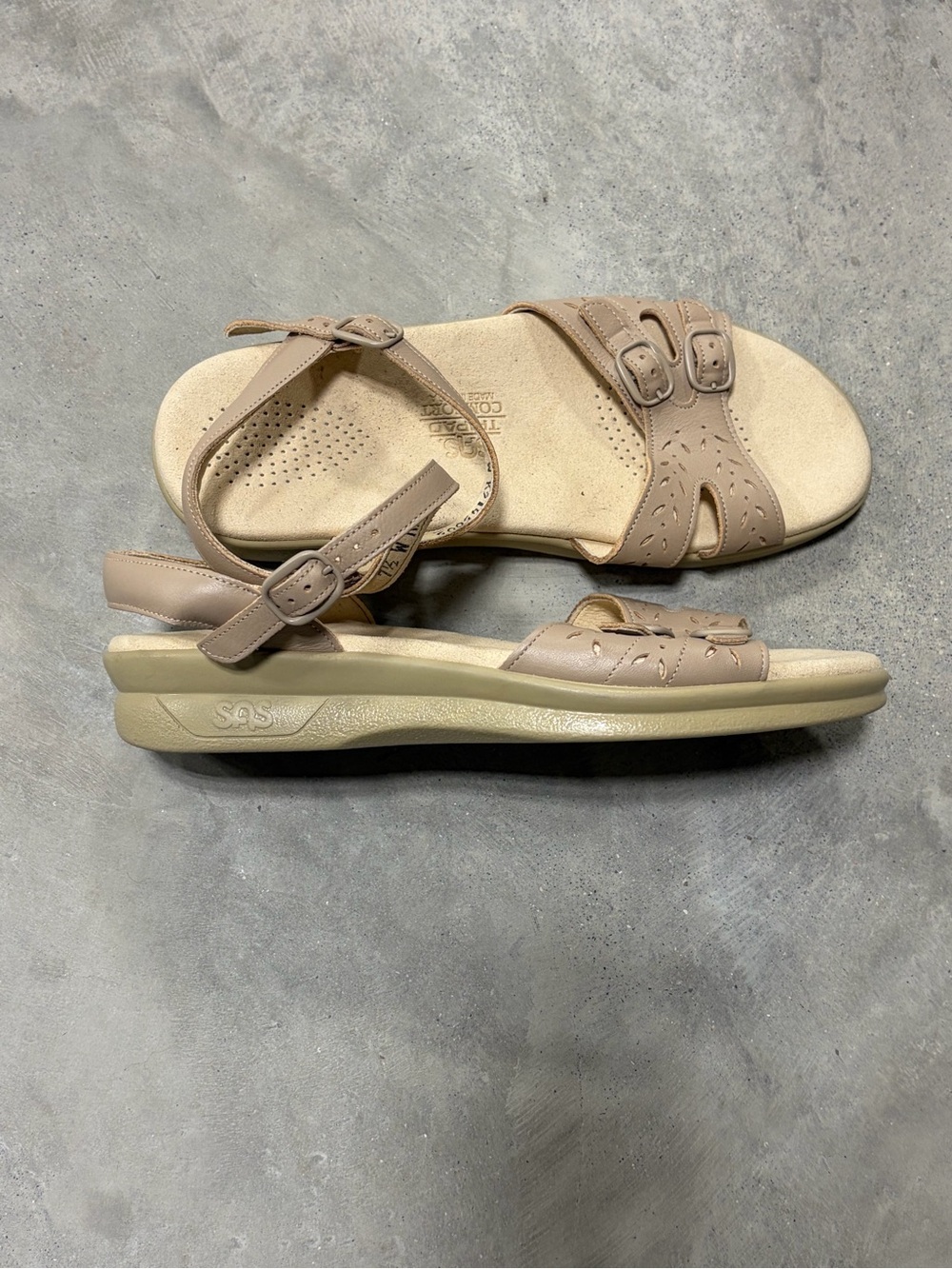 SAS Tripad Comfort Adjustable Laser Cut Sandals Flats White Size 7.5 Wide Nice - Picture 2 of 5